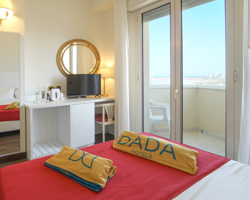 media.Slide-Camere-04-Hotel-Imperial-Beach-Rimini